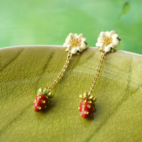 NWT Lesnereides strawberry earrings - Picture 10 of 10